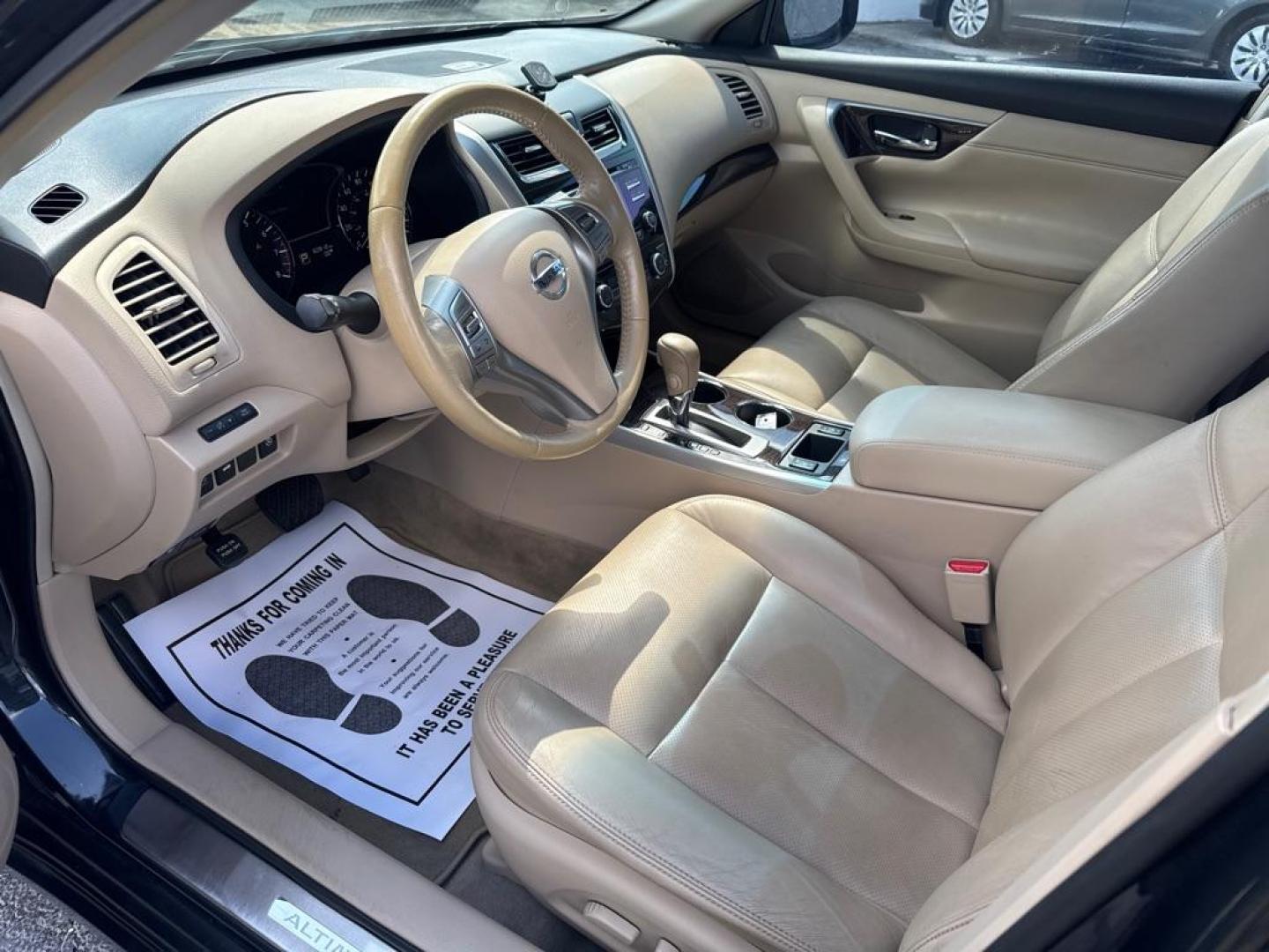 2013 BLUE NISSAN ALTIMA 2.5 SV (1N4AL3AP6DC) with an 2.5L engine, Continuously Variable transmission, located at 2929 9th St. West, Bradenton, 34205, (941) 242-2810, 27.473591, -82.570679 - Thanks for inquring into DriveNation USA! All vehicles listed can be viewed at www.drivenationusa.com for vehicle history reports and additonal info. We cannot quote any terms such as down payments or monthly payments without an application. You can apply directly at www.drivenationusa.com or by con - Photo#11
