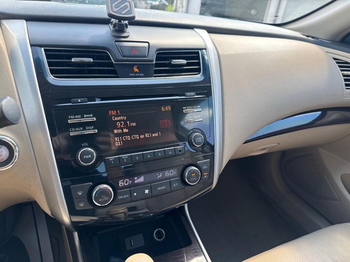2013 BLUE NISSAN ALTIMA 2.5 SV (1N4AL3AP6DC) with an 2.5L engine, Continuously Variable transmission, located at 2929 9th St. West, Bradenton, 34205, (941) 242-2810, 27.473591, -82.570679 - Thanks for inquring into DriveNation USA! All vehicles listed can be viewed at www.drivenationusa.com for vehicle history reports and additonal info. We cannot quote any terms such as down payments or monthly payments without an application. You can apply directly at www.drivenationusa.com or by con - Photo#13