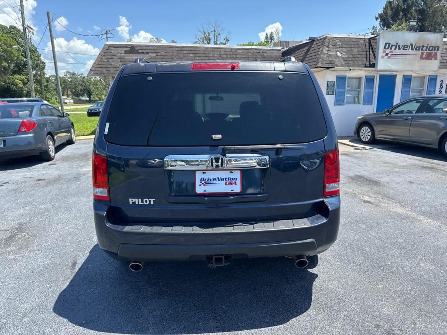 2010 BLUE HONDA PILOT EX (5FNYF3H49AB) with an 3.5L engine, Automatic transmission, located at 2929 9th St. West, Bradenton, 34205, (941) 242-2810, 27.473591, -82.570679 - Thanks for inquring into DriveNation USA! All vehicles listed can be viewed at www.drivenationusa.com for vehicle history reports and additonal info. We cannot quote any terms such as down payments or monthly payments without an application. You can apply directly at www.drivenationusa.com or by con - Photo#5