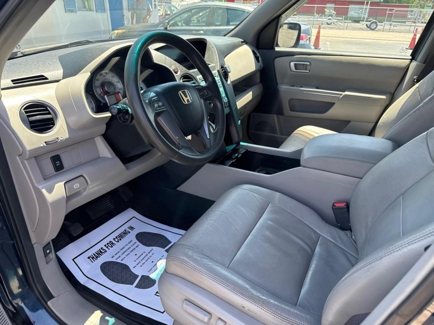 2010 BLUE HONDA PILOT EX (5FNYF3H49AB) with an 3.5L engine, Automatic transmission, located at 2929 9th St. West, Bradenton, 34205, (941) 242-2810, 27.473591, -82.570679 - Thanks for inquring into DriveNation USA! All vehicles listed can be viewed at www.drivenationusa.com for vehicle history reports and additonal info. We cannot quote any terms such as down payments or monthly payments without an application. You can apply directly at www.drivenationusa.com or by con - Photo#7