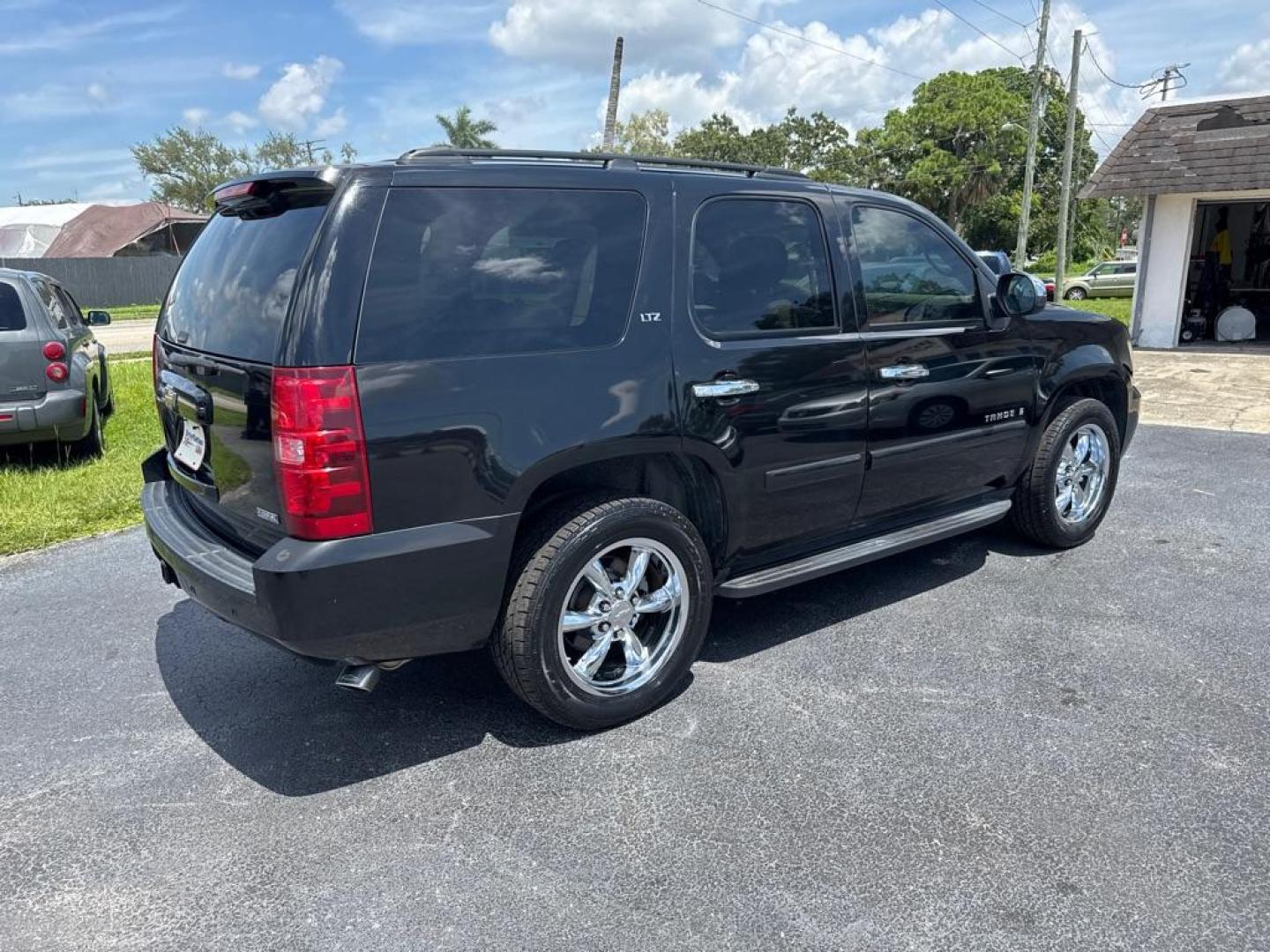 2008 BLACK CHEVROLET TAHOE 1500 LTZ (1GNFC13018R) with an 5.3L engine, Automatic transmission, located at 2929 9th St. West, Bradenton, 34205, (941) 242-2810, 27.473591, -82.570679 - Thanks for inquring into DriveNation USA! All vehicles listed can be viewed at www.drivenationusa.com for vehicle history reports and additonal info. We cannot quote any terms such as down payments or monthly payments without an application. You can apply directly at www.drivenationusa.com or by con - Photo#8