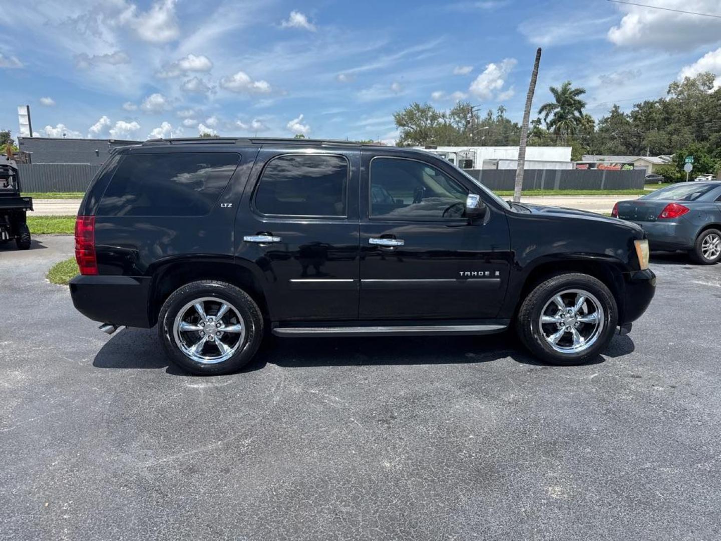 2008 BLACK CHEVROLET TAHOE 1500 LTZ (1GNFC13018R) with an 5.3L engine, Automatic transmission, located at 2929 9th St. West, Bradenton, 34205, (941) 242-2810, 27.473591, -82.570679 - Thanks for inquring into DriveNation USA! All vehicles listed can be viewed at www.drivenationusa.com for vehicle history reports and additonal info. We cannot quote any terms such as down payments or monthly payments without an application. You can apply directly at www.drivenationusa.com or by con - Photo#9