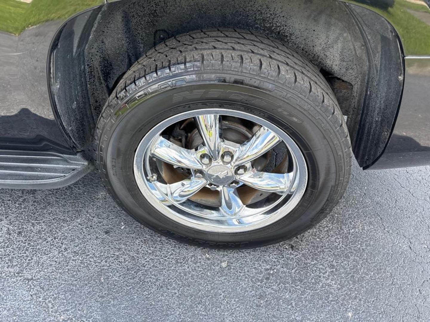 2008 BLACK CHEVROLET TAHOE 1500 LTZ (1GNFC13018R) with an 5.3L engine, Automatic transmission, located at 2929 9th St. West, Bradenton, 34205, (941) 242-2810, 27.473591, -82.570679 - Thanks for inquring into DriveNation USA! All vehicles listed can be viewed at www.drivenationusa.com for vehicle history reports and additonal info. We cannot quote any terms such as down payments or monthly payments without an application. You can apply directly at www.drivenationusa.com or by con - Photo#10