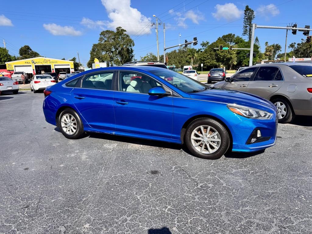 2018 Hyundai Sonata SE's photo