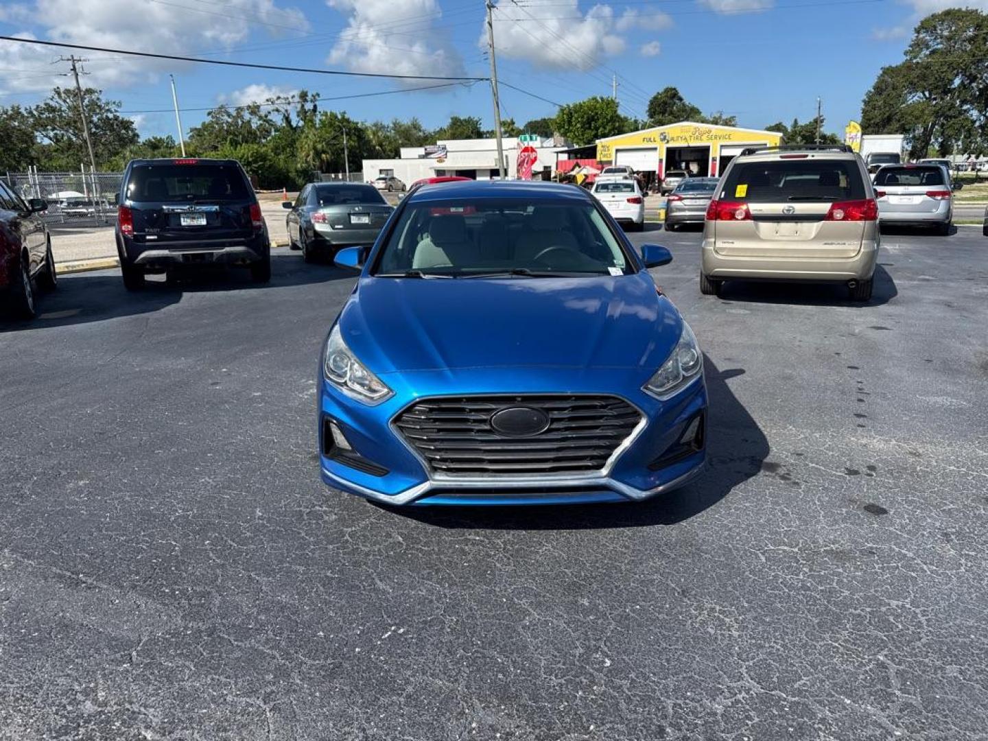 2018 BLUE HYUNDAI SONATA SE (5NPE24AF2JH) with an 2.4L engine, Automatic transmission - Thanks for inquring into DriveNation USA! All vehicles listed can be viewed at www.drivenationusa.com for vehicle history reports and additonal info. We cannot quote any terms such as down payments or monthly payments without an application. You can apply directly at www.drivenationusa.com or by con - Photo#3