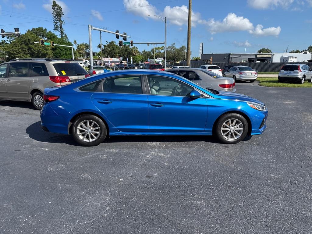 2018 BLUE HYUNDAI SONATA SE (5NPE24AF2JH) with an 2.4L engine, Automatic transmission, located at 2929 9th St. West, Bradenton, 34205, (941) 242-2810, 27.473591, -82.570679 - Thanks for inquring into DriveNation USA! All vehicles listed can be viewed at www.drivenationusa.com for vehicle history reports and additonal info. We cannot quote any terms such as down payments or monthly payments without an application. You can apply directly at www.drivenationusa.com or by con - Photo#9