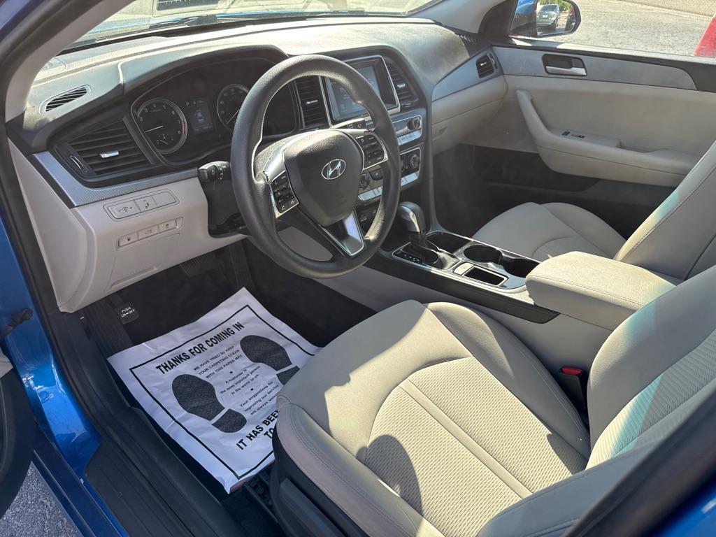 2018 BLUE HYUNDAI SONATA SE (5NPE24AF2JH) with an 2.4L engine, Automatic transmission, located at 2929 9th St. West, Bradenton, 34205, (941) 242-2810, 27.473591, -82.570679 - Thanks for inquring into DriveNation USA! All vehicles listed can be viewed at www.drivenationusa.com for vehicle history reports and additonal info. We cannot quote any terms such as down payments or monthly payments without an application. You can apply directly at www.drivenationusa.com or by con - Photo#11