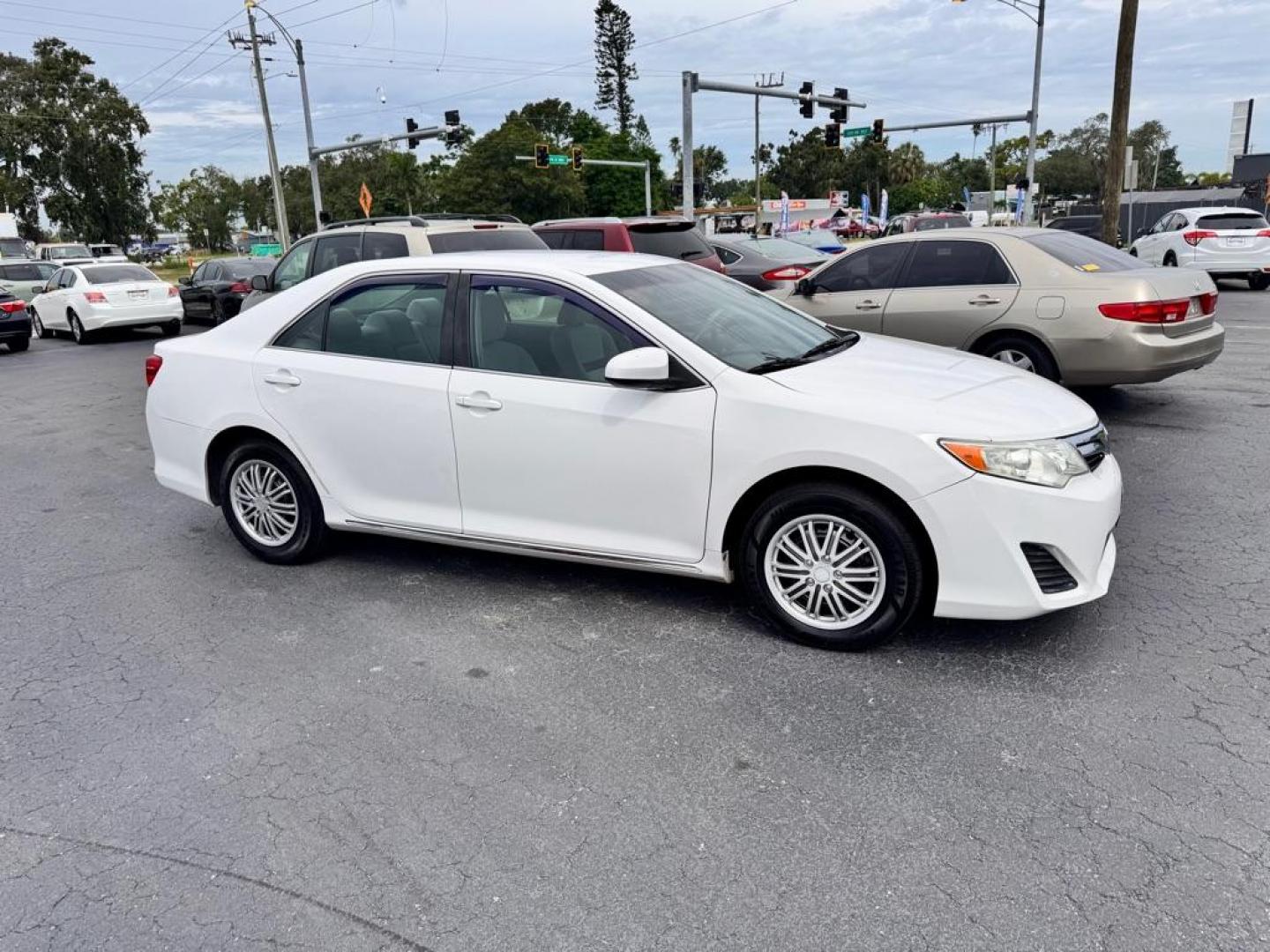 2012 WHITE TOYOTA CAMRY SE (4T1BF1FK1CU) with an 2.5L engine, Automatic transmission, located at 2929 9th St. West, Bradenton, 34205, (941) 242-2810, 27.473591, -82.570679 - Thanks for inquring into DriveNation USA! All vehicles listed can be viewed at www.drivenationusa.com for vehicle history reports and additonal info. We cannot quote any terms such as down payments or monthly payments without an application. You can apply directly at www.drivenationusa.com or by con - Photo#2