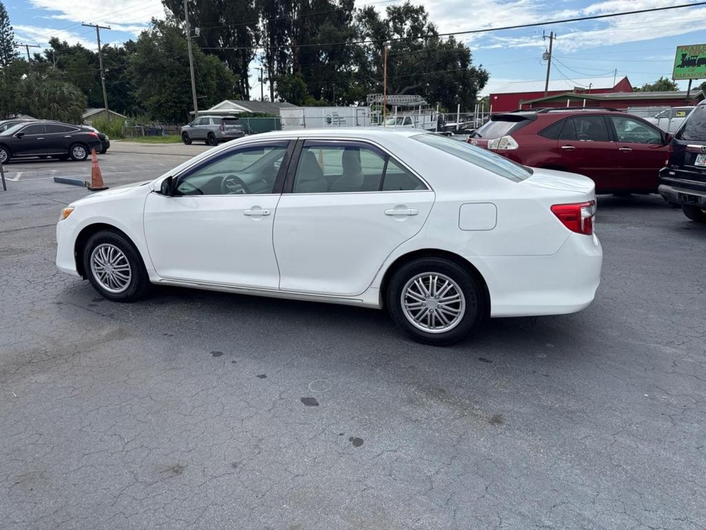 2012 WHITE TOYOTA CAMRY SE (4T1BF1FK1CU) with an 2.5L engine, Automatic transmission, located at 2929 9th St. West, Bradenton, 34205, (941) 242-2810, 27.473591, -82.570679 - Thanks for inquring into DriveNation USA! All vehicles listed can be viewed at www.drivenationusa.com for vehicle history reports and additonal info. We cannot quote any terms such as down payments or monthly payments without an application. You can apply directly at www.drivenationusa.com or by con - Photo#5