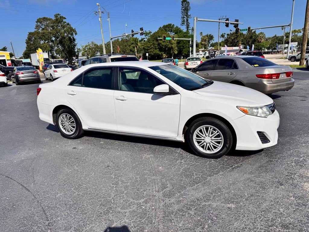 photo of 2012 TOYOTA CAMRY SE