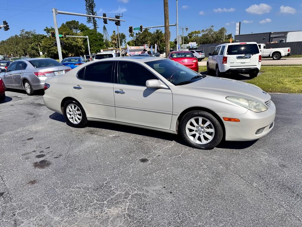 photo of 2004 LEXUS ES 330
