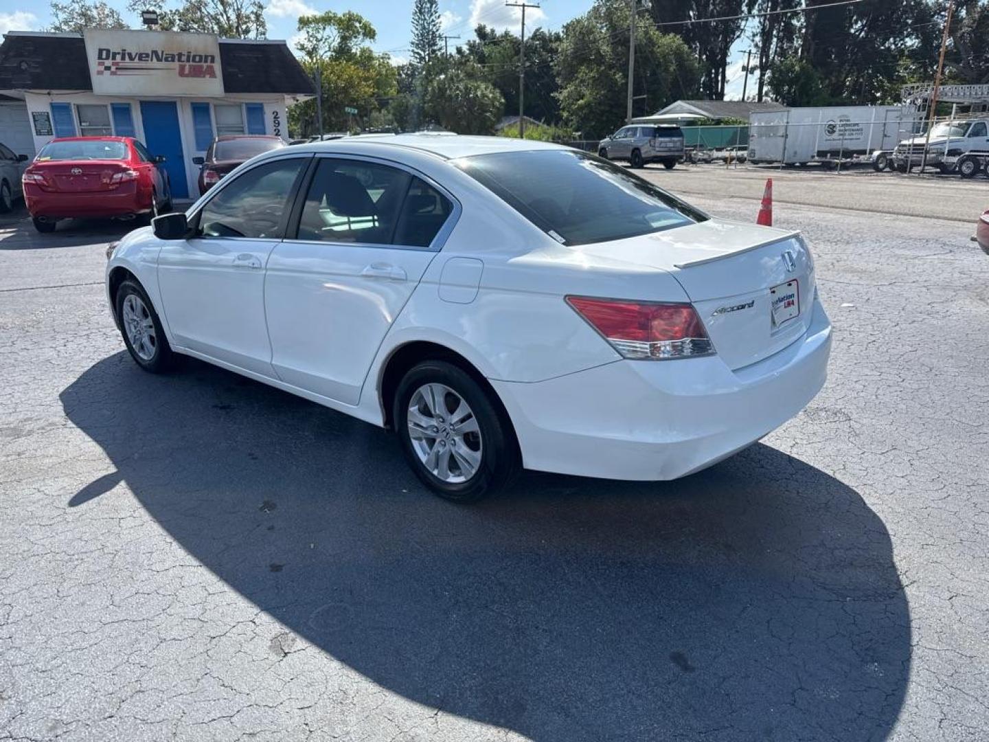 2009 WHITE HONDA ACCORD LX (1HGCP26389A) with an 2.4L engine, Automatic transmission, located at 2929 9th St. West, Bradenton, 34205, (941) 242-2810, 27.473591, -82.570679 - Thanks for inquring into DriveNation USA! All vehicles listed can be viewed at www.drivenationusa.com for vehicle history reports and additonal info. We cannot quote any terms such as down payments or monthly payments without an application. You can apply directly at www.drivenationusa.com or by con - Photo#5