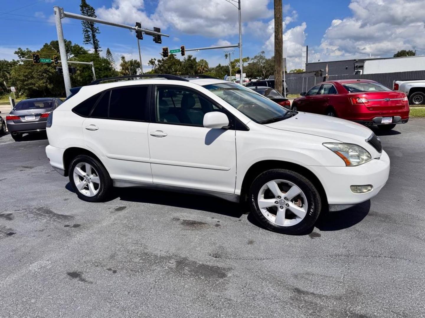 2007 WHITE LEXUS RX 350 (2T2GK31U07C) with an 3.5L engine, Automatic transmission, located at 2929 9th St. West, Bradenton, 34205, (941) 242-2810, 27.473591, -82.570679 - Photo#0