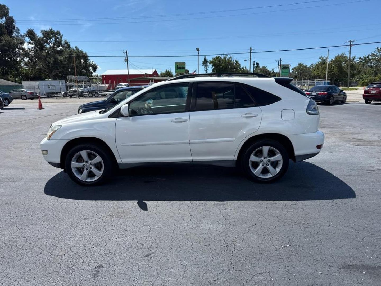 2007 WHITE LEXUS RX 350 (2T2GK31U07C) with an 3.5L engine, Automatic transmission, located at 2929 9th St. West, Bradenton, 34205, (941) 242-2810, 27.473591, -82.570679 - Photo#4