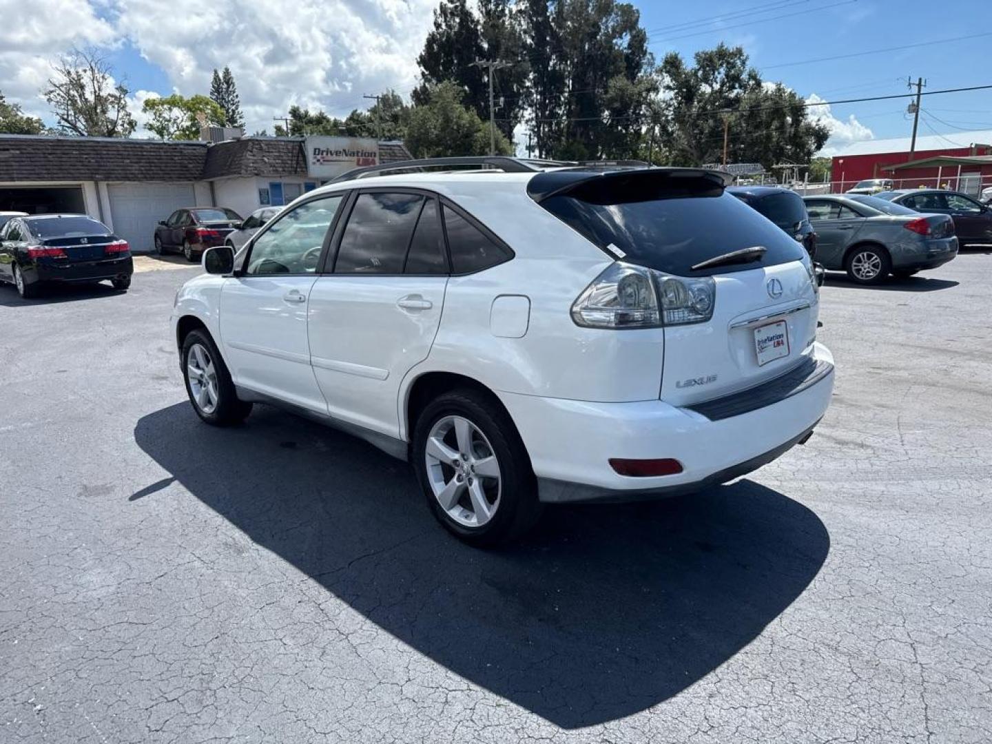 2007 WHITE LEXUS RX 350 (2T2GK31U07C) with an 3.5L engine, Automatic transmission, located at 2929 9th St. West, Bradenton, 34205, (941) 242-2810, 27.473591, -82.570679 - Photo#5