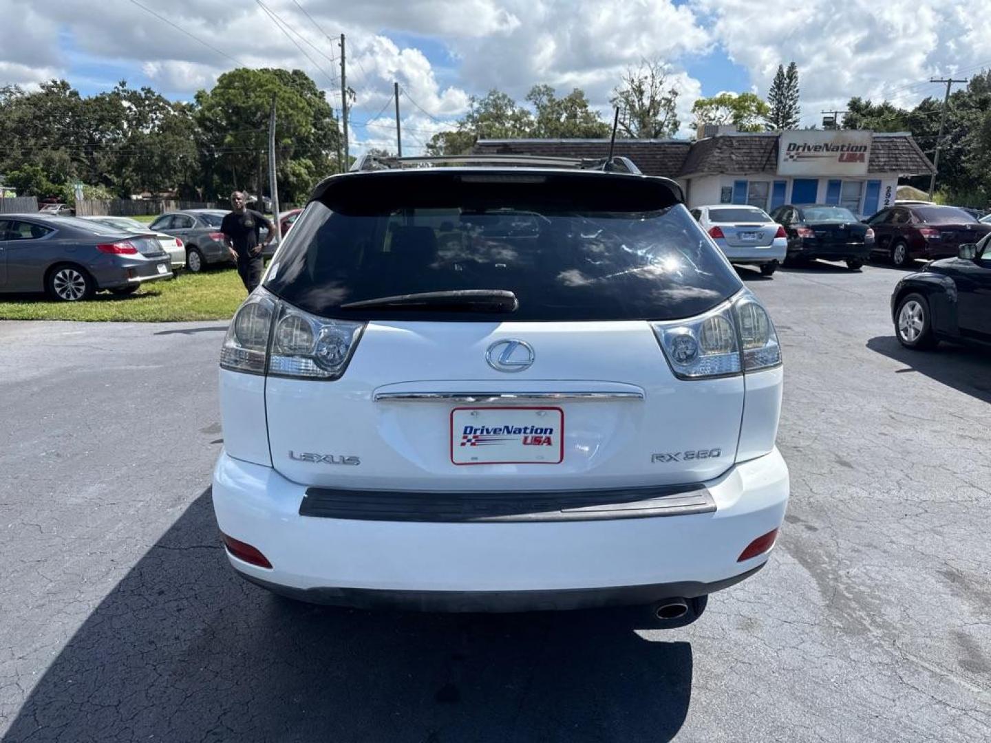 2007 WHITE LEXUS RX 350 (2T2GK31U07C) with an 3.5L engine, Automatic transmission, located at 2929 9th St. West, Bradenton, 34205, (941) 242-2810, 27.473591, -82.570679 - Photo#6