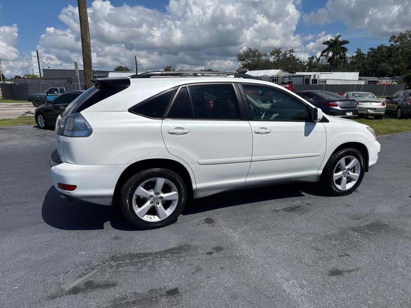 2007 WHITE LEXUS RX 350 (2T2GK31U07C) with an 3.5L engine, Automatic transmission, located at 2929 9th St. West, Bradenton, 34205, (941) 242-2810, 27.473591, -82.570679 - Photo#7