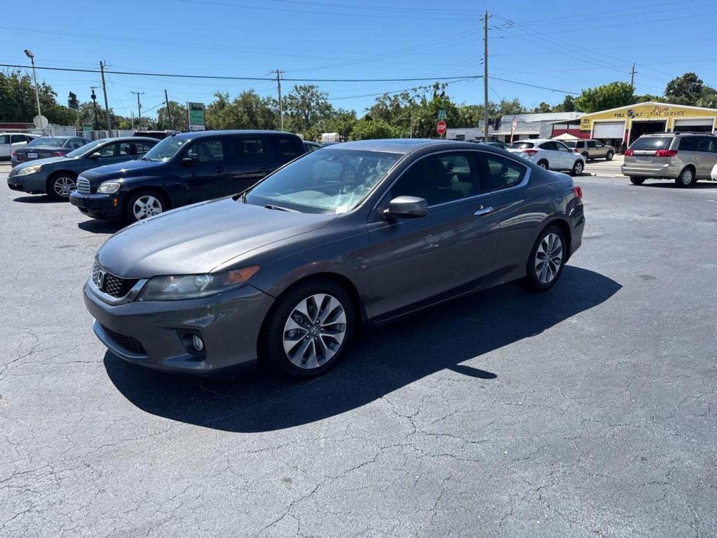 2013 GRAY HONDA ACCORD EXL (1HGCT1B81DA) with an 2.4L engine, Automatic transmission, located at 2929 9th St. West, Bradenton, 34205, (941) 242-2810, 27.473591, -82.570679 - Thanks for inquring into DriveNation USA! All vehicles listed can be viewed at www.drivenationusa.com for vehicle history reports and additonal info. We cannot quote any terms such as down payments or monthly payments without an application. You can apply directly at www.drivenationusa.com or by con - Photo#4