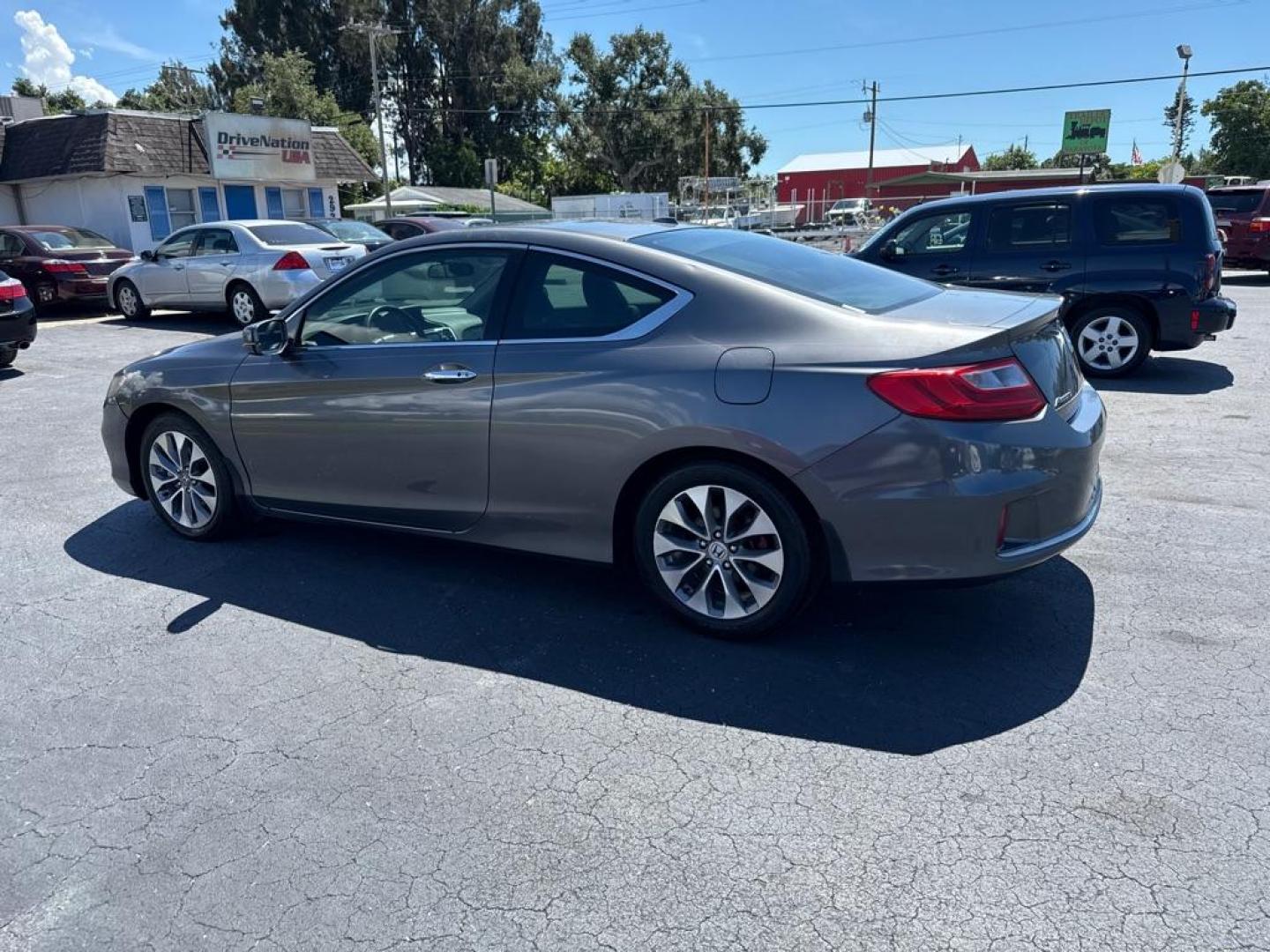2013 GRAY HONDA ACCORD EXL (1HGCT1B81DA) with an 2.4L engine, Automatic transmission, located at 2929 9th St. West, Bradenton, 34205, (941) 242-2810, 27.473591, -82.570679 - Thanks for inquring into DriveNation USA! All vehicles listed can be viewed at www.drivenationusa.com for vehicle history reports and additonal info. We cannot quote any terms such as down payments or monthly payments without an application. You can apply directly at www.drivenationusa.com or by con - Photo#5