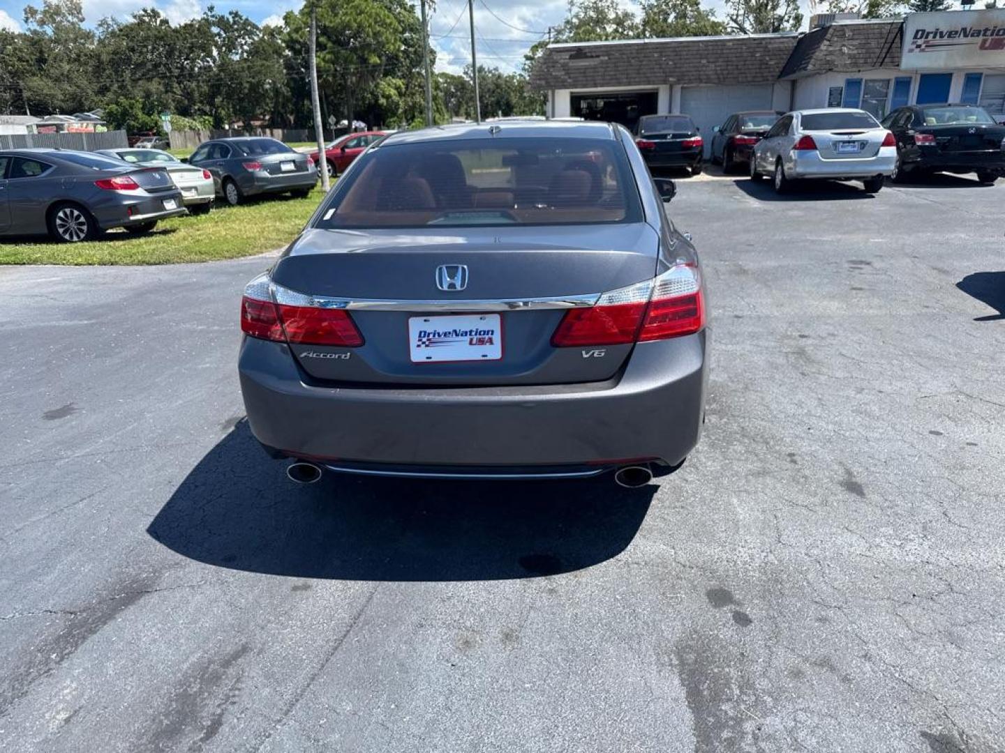 2015 GRAY HONDA ACCORD EXL (1HGCR3F80FA) with an 3.5L engine, Automatic transmission, located at 2929 9th St. West, Bradenton, 34205, (941) 242-2810, 27.473591, -82.570679 - Thanks for inquring into DriveNation USA! All vehicles listed can be viewed at www.drivenationusa.com for vehicle history reports and additonal info. We cannot quote any terms such as down payments or monthly payments without an application. You can apply directly at www.drivenationusa.com or by con - Photo#7