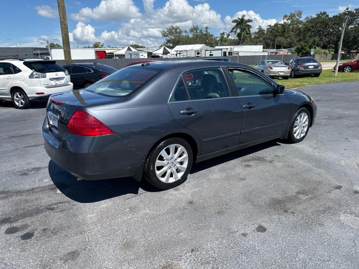 2007 GRAY HONDA ACCORD EX (1HGCM665X7A) with an 3.0L engine, Automatic transmission, located at 2929 9th St. West, Bradenton, 34205, (941) 242-2810, 27.473591, -82.570679 - Thanks for inquring into DriveNation USA! All vehicles listed can be viewed at www.drivenationusa.com for vehicle history reports and additonal info. We cannot quote any terms such as down payments or monthly payments without an application. You can apply directly at www.drivenationusa.com or by con - Photo#6