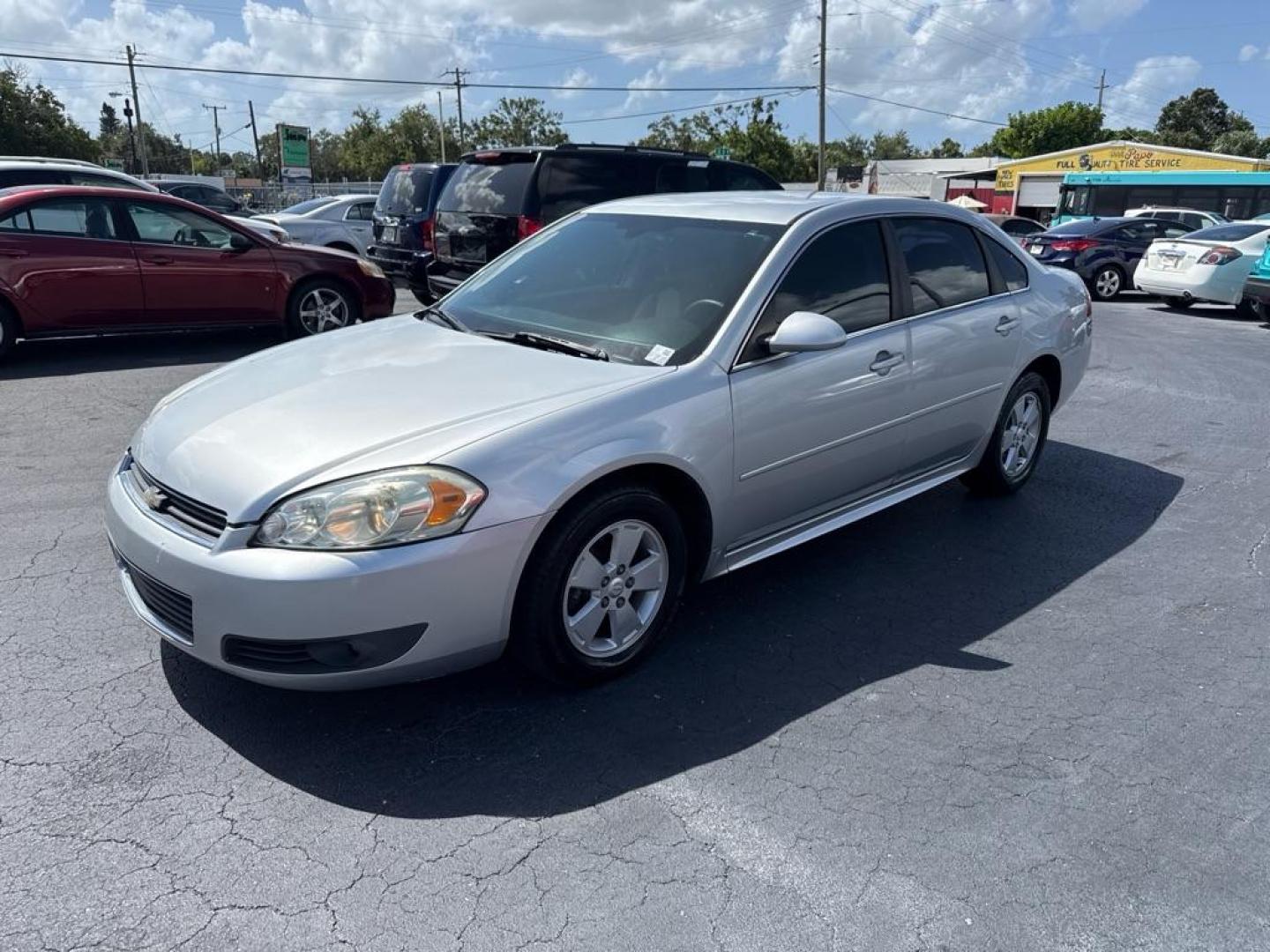 2011 SILVER CHEVROLET IMPALA LT (2G1WG5EKXB1) with an 3.5L engine, Automatic transmission, located at 2929 9th St. West, Bradenton, 34205, (941) 242-2810, 27.473591, -82.570679 - Thanks for inquring into DriveNation USA! All vehicles listed can be viewed at www.drivenationusa.com for vehicle history reports and additonal info. We cannot quote any terms such as down payments or monthly payments without an application. You can apply directly at www.drivenationusa.com or by con - Photo#4