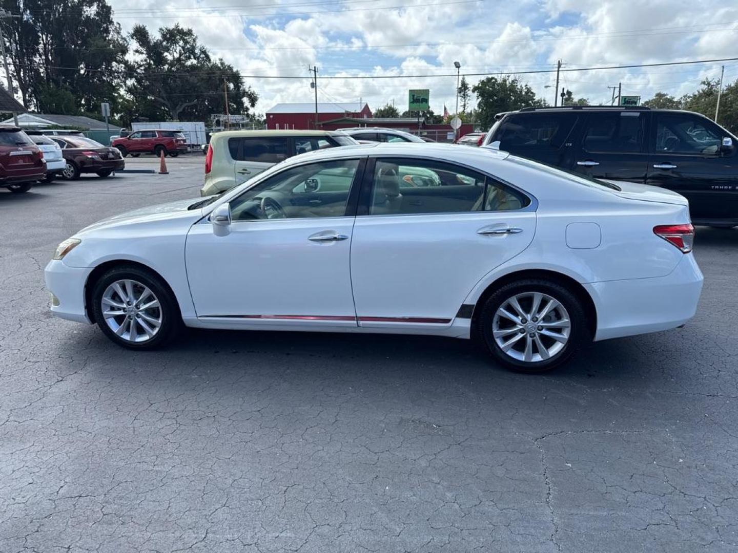 2010 WHITE LEXUS ES 350 (JTHBK1EG6A2) with an 3.5L engine, Automatic transmission, located at 2929 9th St. West, Bradenton, 34205, (941) 242-2810, 27.473591, -82.570679 - Thanks for inquring into DriveNation USA! All vehicles listed can be viewed at www.drivenationusa.com for vehicle history reports and additonal info. We cannot quote any terms such as down payments or monthly payments without an application. You can apply directly at www.drivenationusa.com or by con - Photo#5