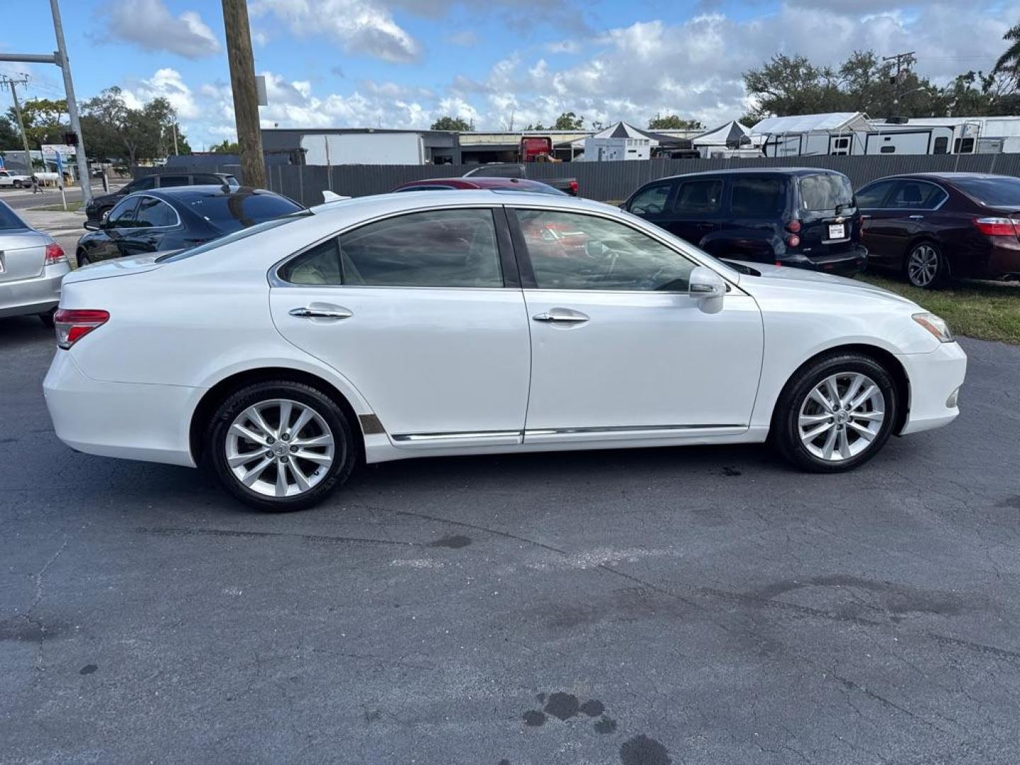 2010 WHITE LEXUS ES 350 (JTHBK1EG6A2) with an 3.5L engine, Automatic transmission, located at 2929 9th St. West, Bradenton, 34205, (941) 242-2810, 27.473591, -82.570679 - Thanks for inquring into DriveNation USA! All vehicles listed can be viewed at www.drivenationusa.com for vehicle history reports and additonal info. We cannot quote any terms such as down payments or monthly payments without an application. You can apply directly at www.drivenationusa.com or by con - Photo#9