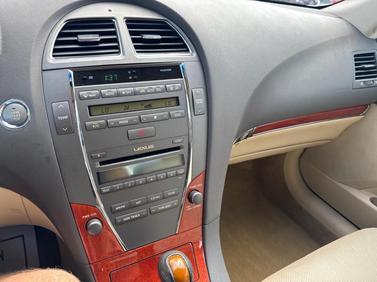 2010 WHITE LEXUS ES 350 (JTHBK1EG6A2) with an 3.5L engine, Automatic transmission, located at 2929 9th St. West, Bradenton, 34205, (941) 242-2810, 27.473591, -82.570679 - Thanks for inquring into DriveNation USA! All vehicles listed can be viewed at www.drivenationusa.com for vehicle history reports and additonal info. We cannot quote any terms such as down payments or monthly payments without an application. You can apply directly at www.drivenationusa.com or by con - Photo#13