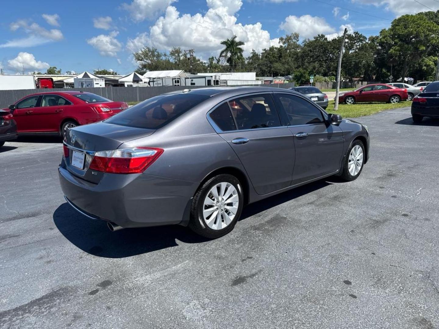 2013 GRAY HONDA ACCORD LX (1HGCR2F38DA) with an 2.4L engine, Continuously Variable transmission, located at 2929 9th St. West, Bradenton, 34205, (941) 242-2810, 27.473591, -82.570679 - Thanks for inquring into DriveNation USA! All vehicles listed can be viewed at www.drivenationusa.com for vehicle history reports and additonal info. We cannot quote any terms such as down payments or monthly payments without an application. You can apply directly at www.drivenationusa.com or by con - Photo#9