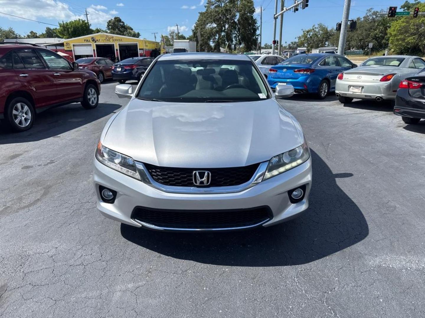 2013 SILVER HONDA ACCORD EXL (1HGCT2B88DA) with an 3.5L engine, Automatic transmission, located at 2929 9th St. West, Bradenton, 34205, (941) 242-2810, 27.473591, -82.570679 - Photo#2