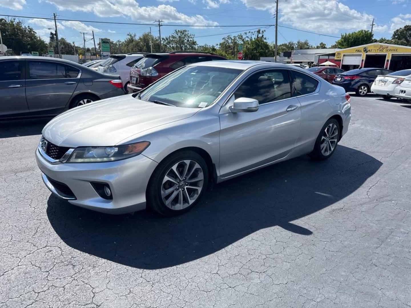 2013 SILVER HONDA ACCORD EXL (1HGCT2B88DA) with an 3.5L engine, Automatic transmission, located at 2929 9th St. West, Bradenton, 34205, (941) 242-2810, 27.473591, -82.570679 - Photo#3