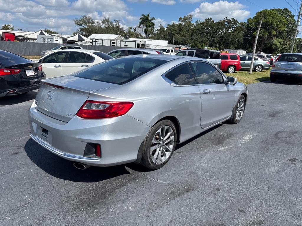 2013 SILVER HONDA ACCORD EXL (1HGCT2B88DA) with an 3.5L engine, Automatic transmission, located at 2929 9th St. West, Bradenton, 34205, (941) 242-2810, 27.473591, -82.570679 - Thanks for inquring into DriveNation USA! All vehicles listed can be viewed at www.drivenationusa.com for vehicle history reports and additonal info. We cannot quote any terms such as down payments or monthly payments without an application. You can apply directly at www.drivenationusa.com or by con - Photo#6
