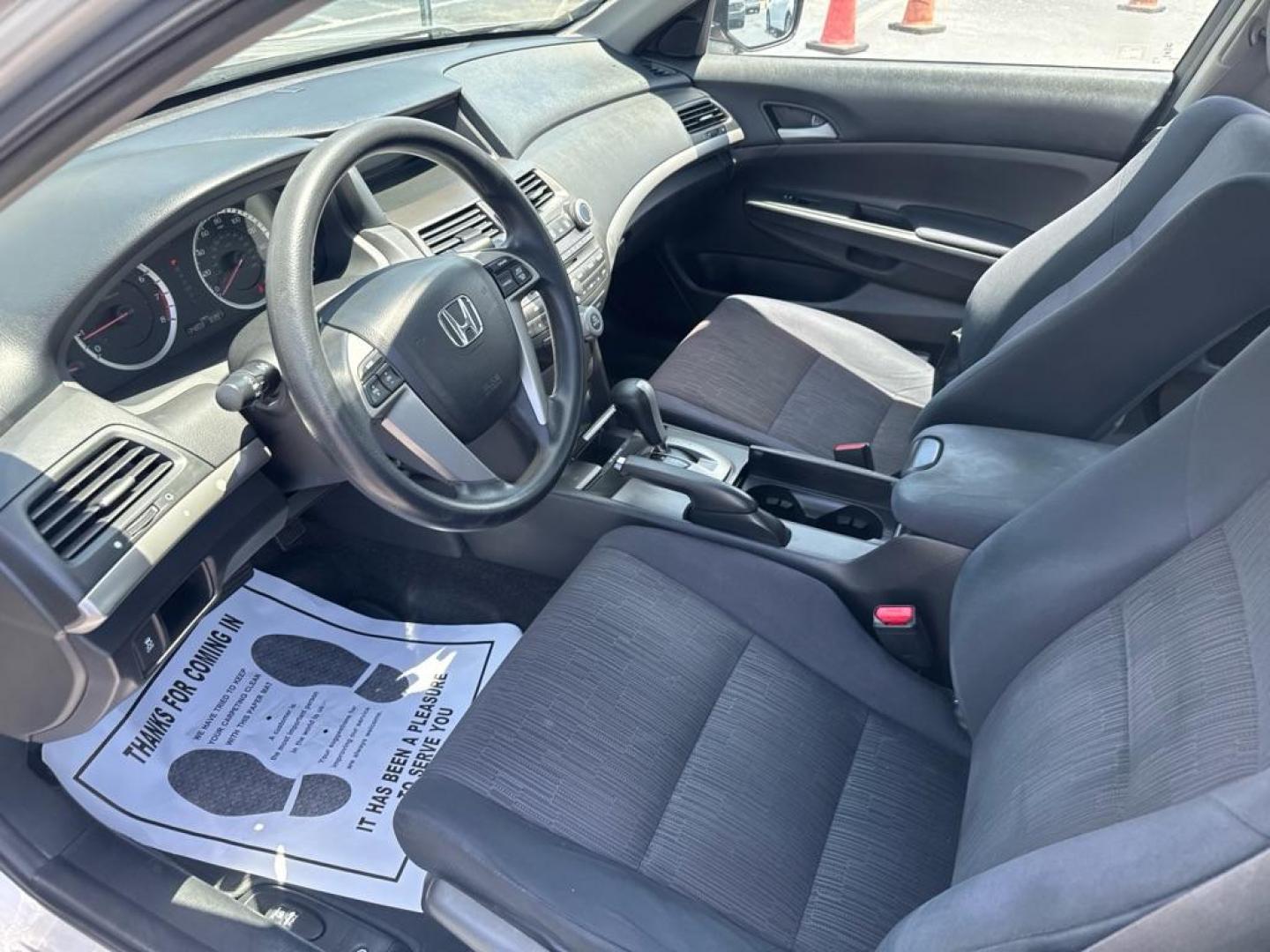 2009 SILVER HONDA ACCORD EXL (1HGCP26859A) with an 2.4L engine, Automatic transmission, located at 2929 9th St. West, Bradenton, 34205, (941) 242-2810, 27.473591, -82.570679 - Thanks for inquring into DriveNation USA! All vehicles listed can be viewed at www.drivenationusa.com for vehicle history reports and additonal info. We cannot quote any terms such as down payments or monthly payments without an application. You can apply directly at www.drivenationusa.com or by con - Photo#7