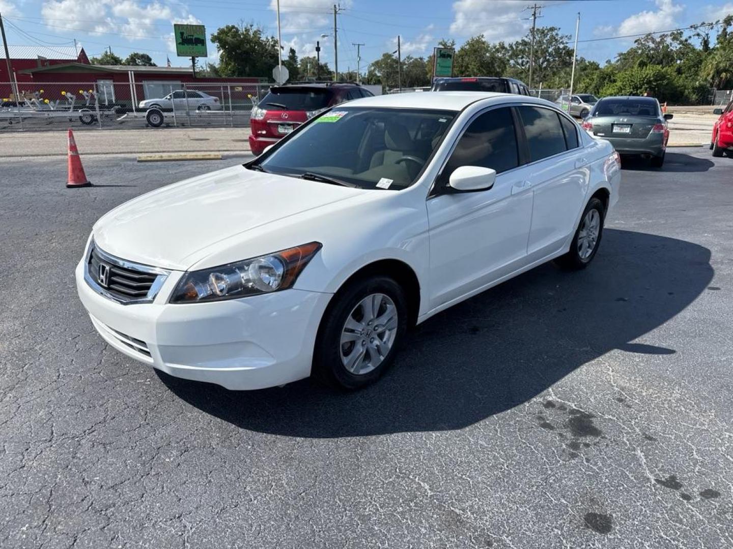 2008 WHITE HONDA ACCORD EXL (1HGCP36878A) with an 3.5L engine, Automatic transmission, located at 2929 9th St. West, Bradenton, 34205, (941) 242-2810, 27.473591, -82.570679 - Thanks for inquring into DriveNation USA! All vehicles listed can be viewed at www.drivenationusa.com for vehicle history reports and additonal info. We cannot quote any terms such as down payments or monthly payments without an application. You can apply directly at www.drivenationusa.com or by con - Photo#4