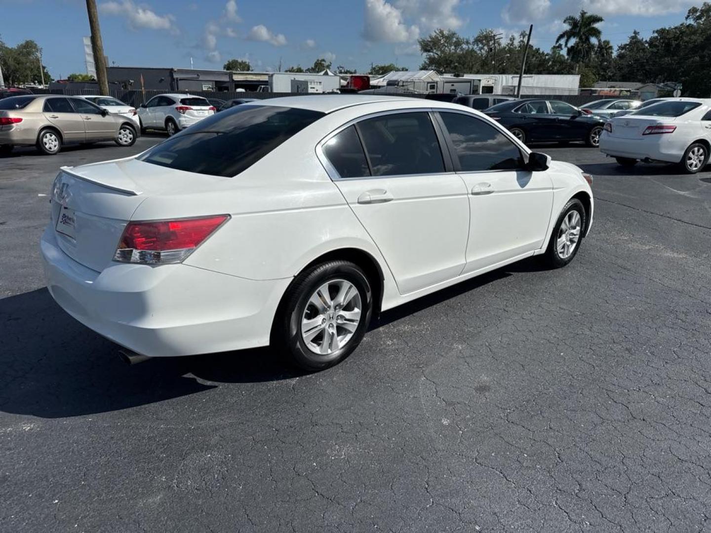 2008 WHITE HONDA ACCORD EXL (1HGCP36878A) with an 3.5L engine, Automatic transmission, located at 2929 9th St. West, Bradenton, 34205, (941) 242-2810, 27.473591, -82.570679 - Thanks for inquring into DriveNation USA! All vehicles listed can be viewed at www.drivenationusa.com for vehicle history reports and additonal info. We cannot quote any terms such as down payments or monthly payments without an application. You can apply directly at www.drivenationusa.com or by con - Photo#7