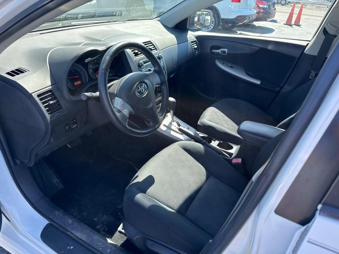 2010 WHITE TOYOTA COROLLA S TYPE (2T1BU4EE6AC) with an 1.8L engine, Automatic transmission, located at 2929 9th St. West, Bradenton, 34205, (941) 242-2810, 27.473591, -82.570679 - Thanks for inquring into DriveNation USA! All vehicles listed can be viewed at www.drivenationusa.com for vehicle history reports and additonal info. We cannot quote any terms such as down payments or monthly payments without an application. You can apply directly at www.drivenationusa.com or by con - Photo#9