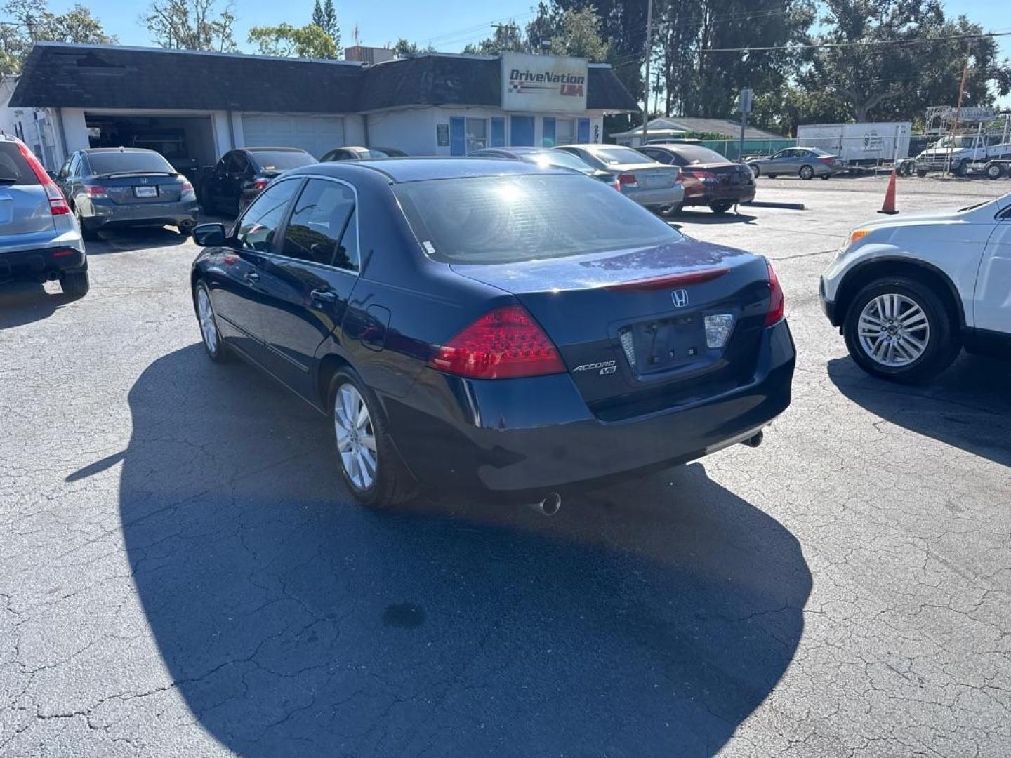 2007 BLUE HONDA ACCORD SE (1HGCM66487A) with an 3.0L engine, Automatic transmission, located at 2929 9th St. West, Bradenton, 34205, (941) 242-2810, 27.473591, -82.570679 - Thanks for inquring into DriveNation USA! All vehicles listed can be viewed at www.drivenationusa.com for vehicle history reports and additonal info. We cannot quote any terms such as down payments or monthly payments without an application. You can apply directly at www.drivenationusa.com or by con - Photo#5