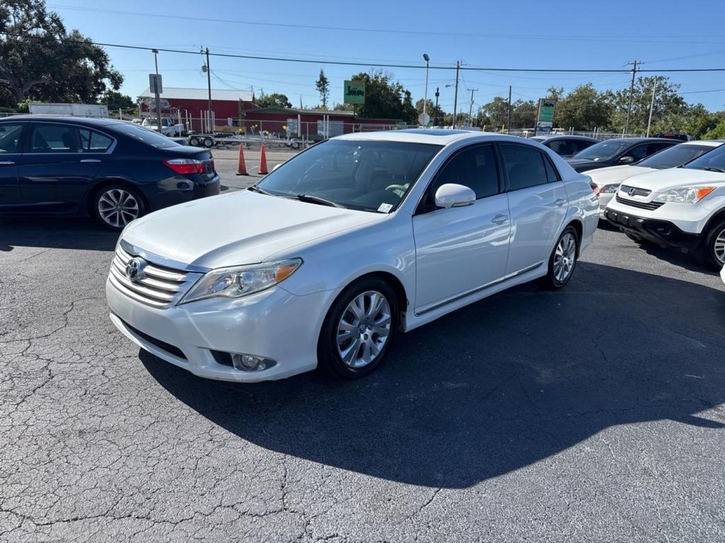 2011 WHITE TOYOTA AVALON XLE (4T1BK3DB9BU) with an 3.5L engine, Automatic transmission, located at 2929 9th St. West, Bradenton, 34205, (941) 242-2810, 27.473591, -82.570679 - Thanks for inquring into DriveNation USA! All vehicles listed can be viewed at www.drivenationusa.com for vehicle history reports and additonal info. We cannot quote any terms such as down payments or monthly payments without an application. You can apply directly at www.drivenationusa.com or by con - Photo#3