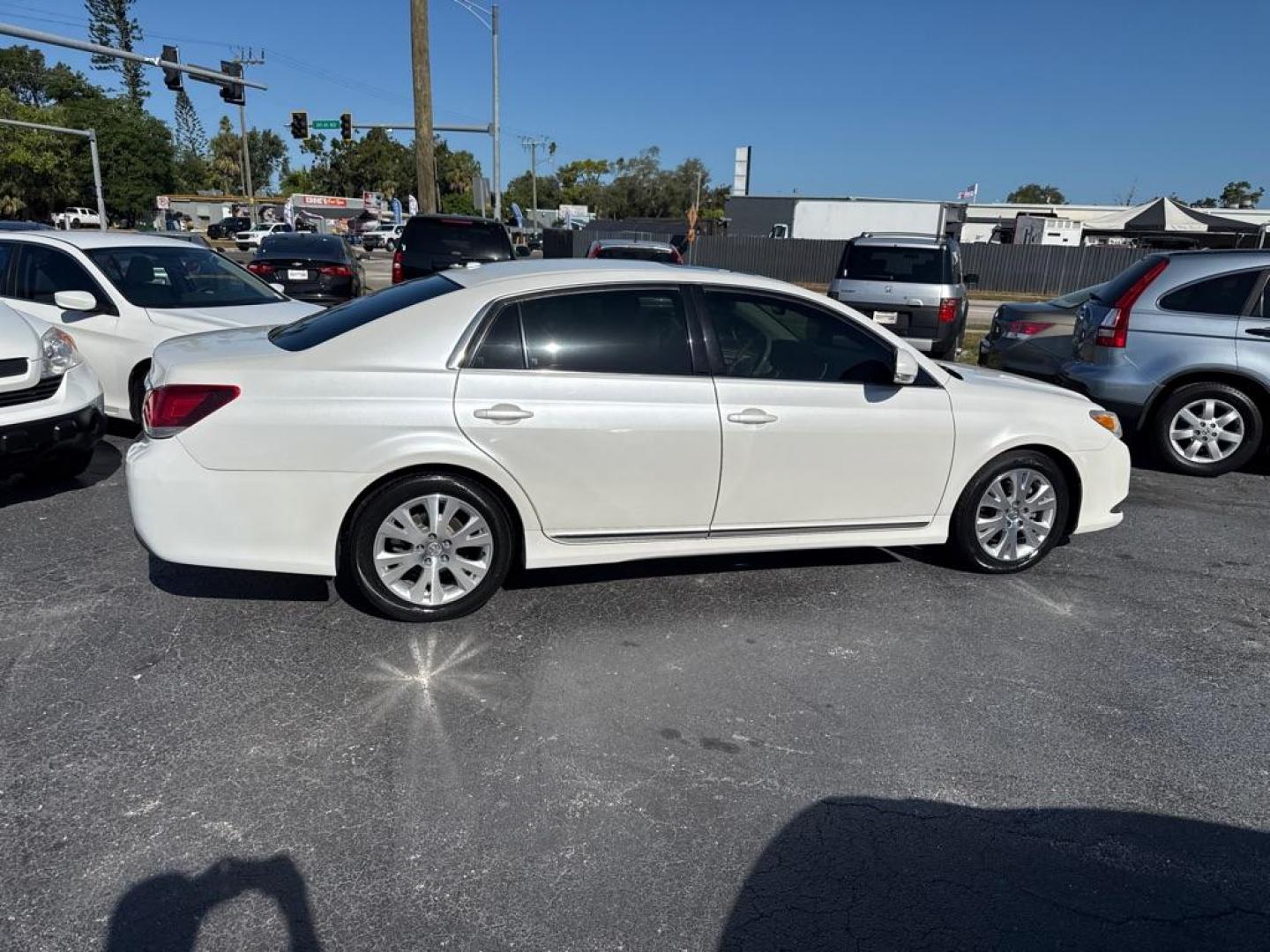 2011 WHITE TOYOTA AVALON XLE (4T1BK3DB9BU) with an 3.5L engine, Automatic transmission, located at 2929 9th St. West, Bradenton, 34205, (941) 242-2810, 27.473591, -82.570679 - Thanks for inquring into DriveNation USA! All vehicles listed can be viewed at www.drivenationusa.com for vehicle history reports and additonal info. We cannot quote any terms such as down payments or monthly payments without an application. You can apply directly at www.drivenationusa.com or by con - Photo#7