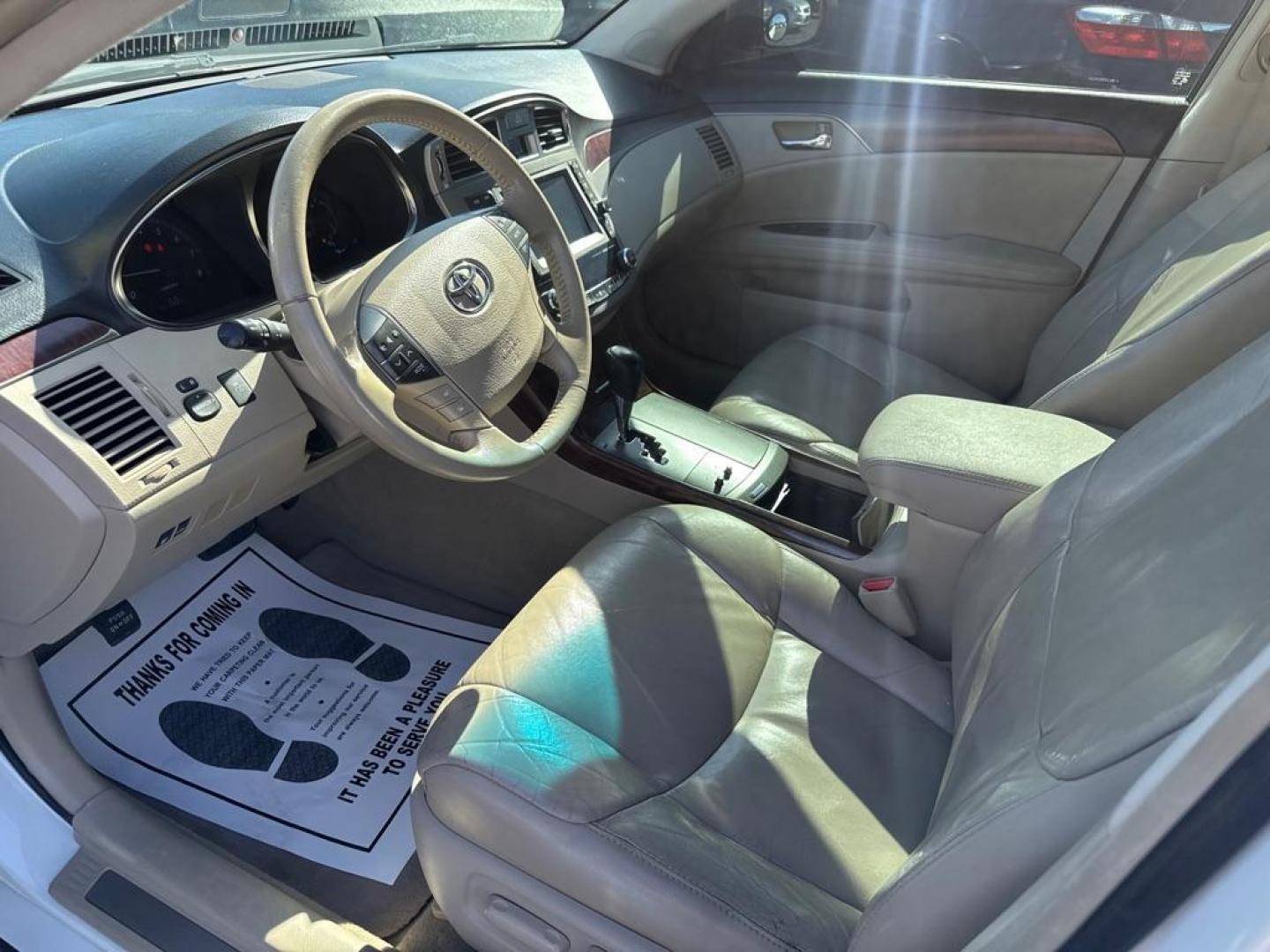 2011 WHITE TOYOTA AVALON XLE (4T1BK3DB9BU) with an 3.5L engine, Automatic transmission, located at 2929 9th St. West, Bradenton, 34205, (941) 242-2810, 27.473591, -82.570679 - Thanks for inquring into DriveNation USA! All vehicles listed can be viewed at www.drivenationusa.com for vehicle history reports and additonal info. We cannot quote any terms such as down payments or monthly payments without an application. You can apply directly at www.drivenationusa.com or by con - Photo#9