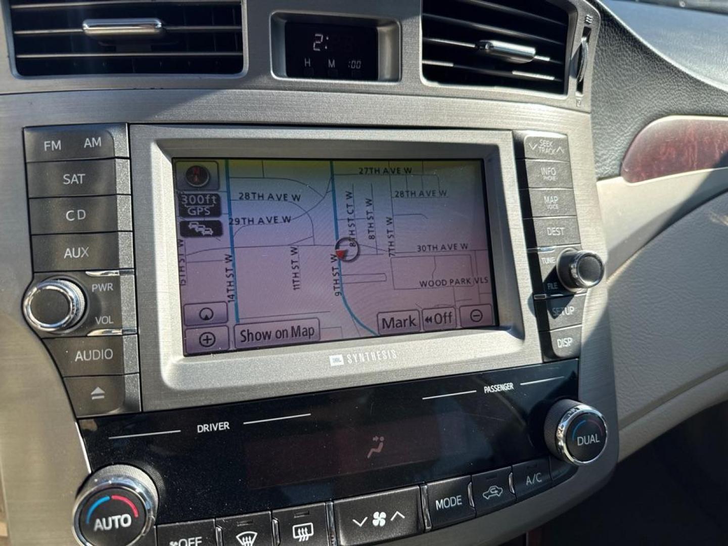 2011 WHITE TOYOTA AVALON XLE (4T1BK3DB9BU) with an 3.5L engine, Automatic transmission, located at 2929 9th St. West, Bradenton, 34205, (941) 242-2810, 27.473591, -82.570679 - Thanks for inquring into DriveNation USA! All vehicles listed can be viewed at www.drivenationusa.com for vehicle history reports and additonal info. We cannot quote any terms such as down payments or monthly payments without an application. You can apply directly at www.drivenationusa.com or by con - Photo#10