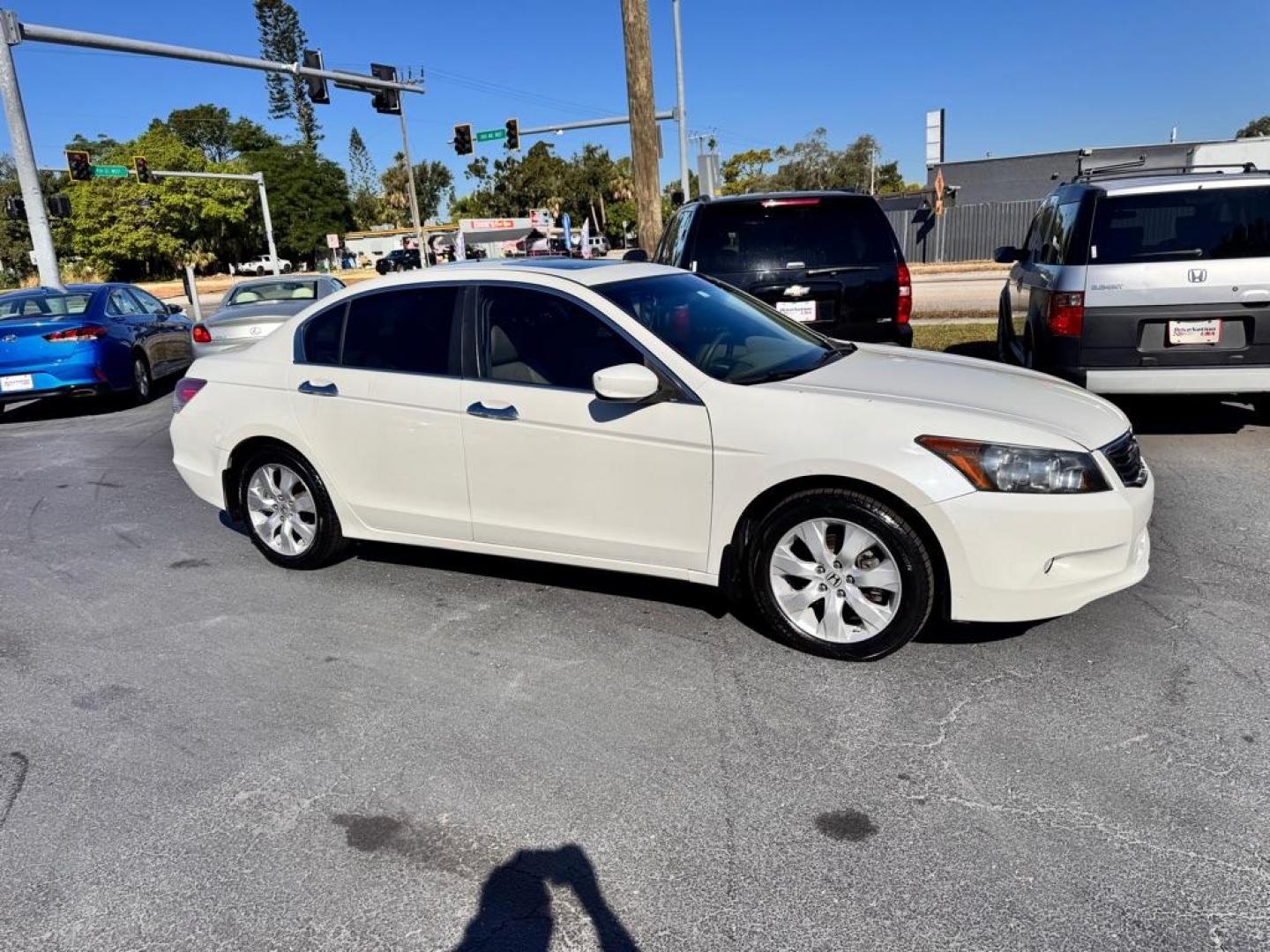 2009 WHITE HONDA ACCORD EXL (1HGCP36829A) with an 3.5L engine, Automatic transmission, located at 2929 9th St. West, Bradenton, 34205, (941) 242-2810, 27.473591, -82.570679 - Thanks for inquring into DriveNation USA! All vehicles listed can be viewed at www.drivenationusa.com for vehicle history reports and additonal info. We cannot quote any terms such as down payments or monthly payments without an application. You can apply directly at www.drivenationusa.com or by con - Photo#1
