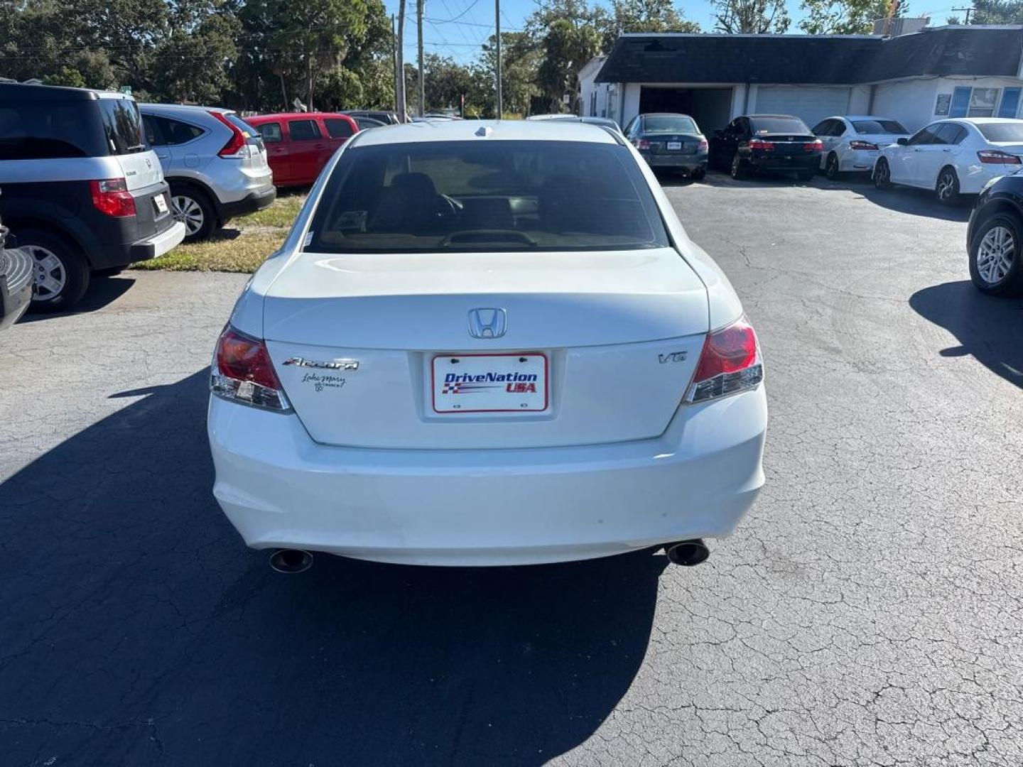 2009 WHITE HONDA ACCORD EXL (1HGCP36829A) with an 3.5L engine, Automatic transmission, located at 2929 9th St. West, Bradenton, 34205, (941) 242-2810, 27.473591, -82.570679 - Thanks for inquring into DriveNation USA! All vehicles listed can be viewed at www.drivenationusa.com for vehicle history reports and additonal info. We cannot quote any terms such as down payments or monthly payments without an application. You can apply directly at www.drivenationusa.com or by con - Photo#5