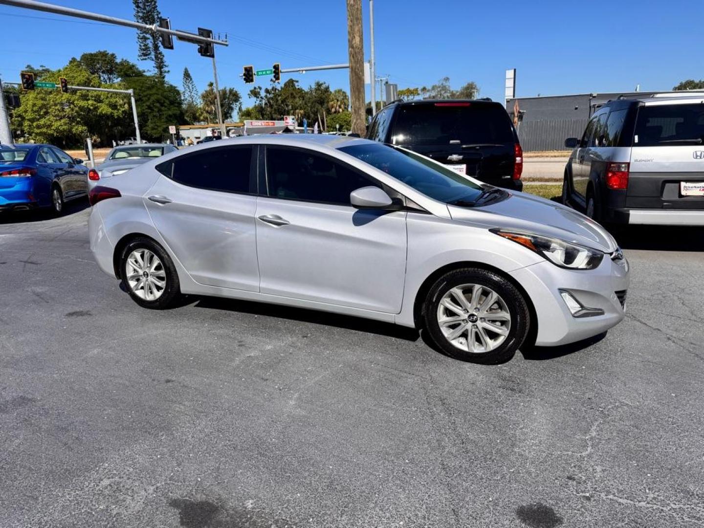 2014 SILVER HYUNDAI ELANTRA SE (KMHDH4AE3EU) with an 1.8L engine, Automatic transmission, located at 2929 9th St. West, Bradenton, 34205, (941) 242-2810, 27.473591, -82.570679 - Thanks for inquring into DriveNation USA! All vehicles listed can be viewed at www.drivenationusa.com for vehicle history reports and additonal info. We cannot quote any terms such as down payments or monthly payments without an application. You can apply directly at www.drivenationusa.com or by con - Photo#1