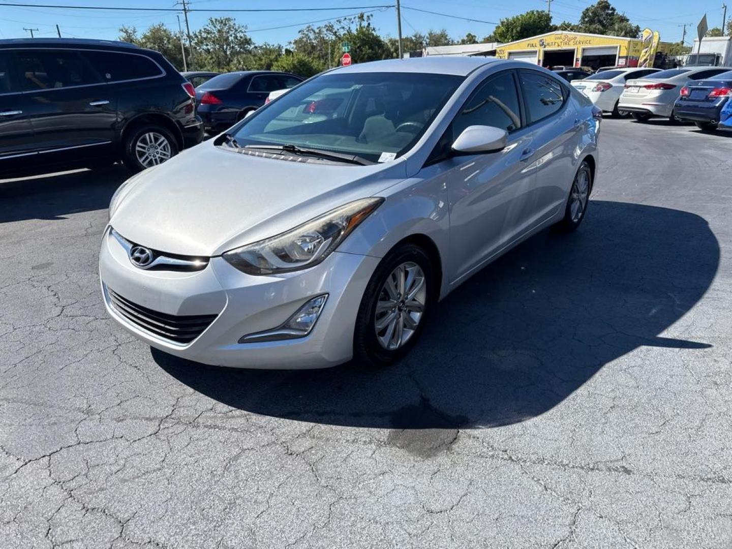 2014 SILVER HYUNDAI ELANTRA SE (KMHDH4AE3EU) with an 1.8L engine, Automatic transmission, located at 2929 9th St. West, Bradenton, 34205, (941) 242-2810, 27.473591, -82.570679 - Thanks for inquring into DriveNation USA! All vehicles listed can be viewed at www.drivenationusa.com for vehicle history reports and additonal info. We cannot quote any terms such as down payments or monthly payments without an application. You can apply directly at www.drivenationusa.com or by con - Photo#3