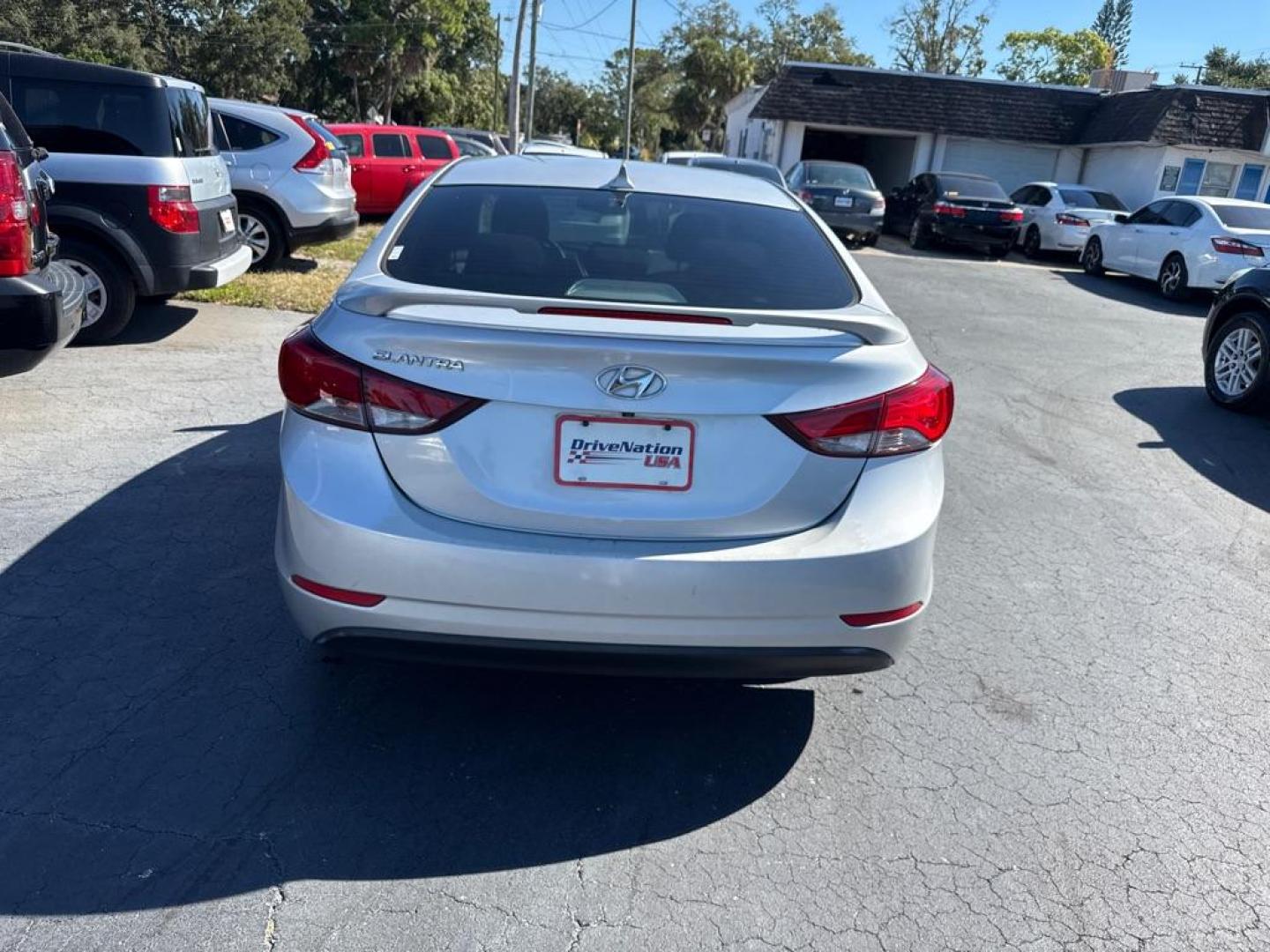 2014 SILVER HYUNDAI ELANTRA SE (KMHDH4AE3EU) with an 1.8L engine, Automatic transmission, located at 2929 9th St. West, Bradenton, 34205, (941) 242-2810, 27.473591, -82.570679 - Thanks for inquring into DriveNation USA! All vehicles listed can be viewed at www.drivenationusa.com for vehicle history reports and additonal info. We cannot quote any terms such as down payments or monthly payments without an application. You can apply directly at www.drivenationusa.com or by con - Photo#4