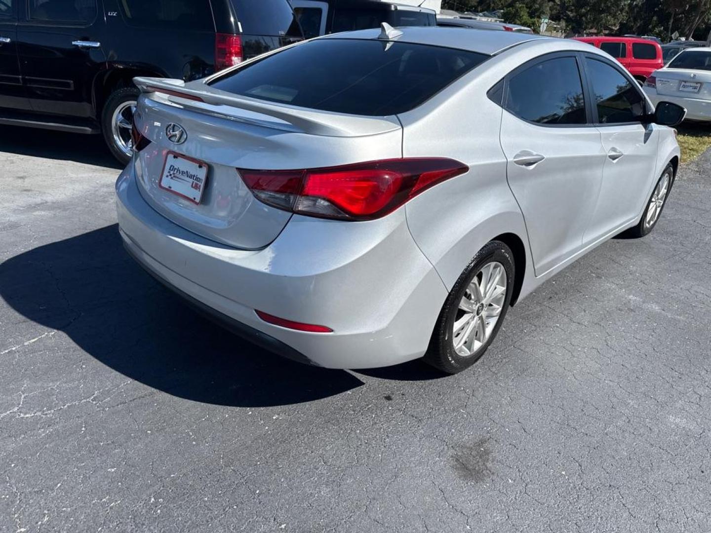 2014 SILVER HYUNDAI ELANTRA SE (KMHDH4AE3EU) with an 1.8L engine, Automatic transmission, located at 2929 9th St. West, Bradenton, 34205, (941) 242-2810, 27.473591, -82.570679 - Thanks for inquring into DriveNation USA! All vehicles listed can be viewed at www.drivenationusa.com for vehicle history reports and additonal info. We cannot quote any terms such as down payments or monthly payments without an application. You can apply directly at www.drivenationusa.com or by con - Photo#5