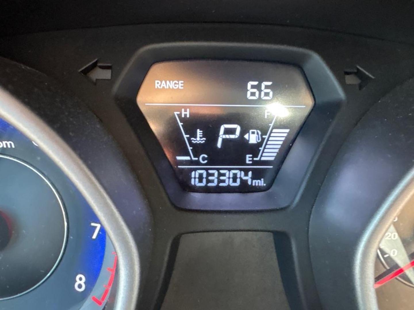 2014 SILVER HYUNDAI ELANTRA SE (KMHDH4AE3EU) with an 1.8L engine, Automatic transmission, located at 2929 9th St. West, Bradenton, 34205, (941) 242-2810, 27.473591, -82.570679 - Thanks for inquring into DriveNation USA! All vehicles listed can be viewed at www.drivenationusa.com for vehicle history reports and additonal info. We cannot quote any terms such as down payments or monthly payments without an application. You can apply directly at www.drivenationusa.com or by con - Photo#7