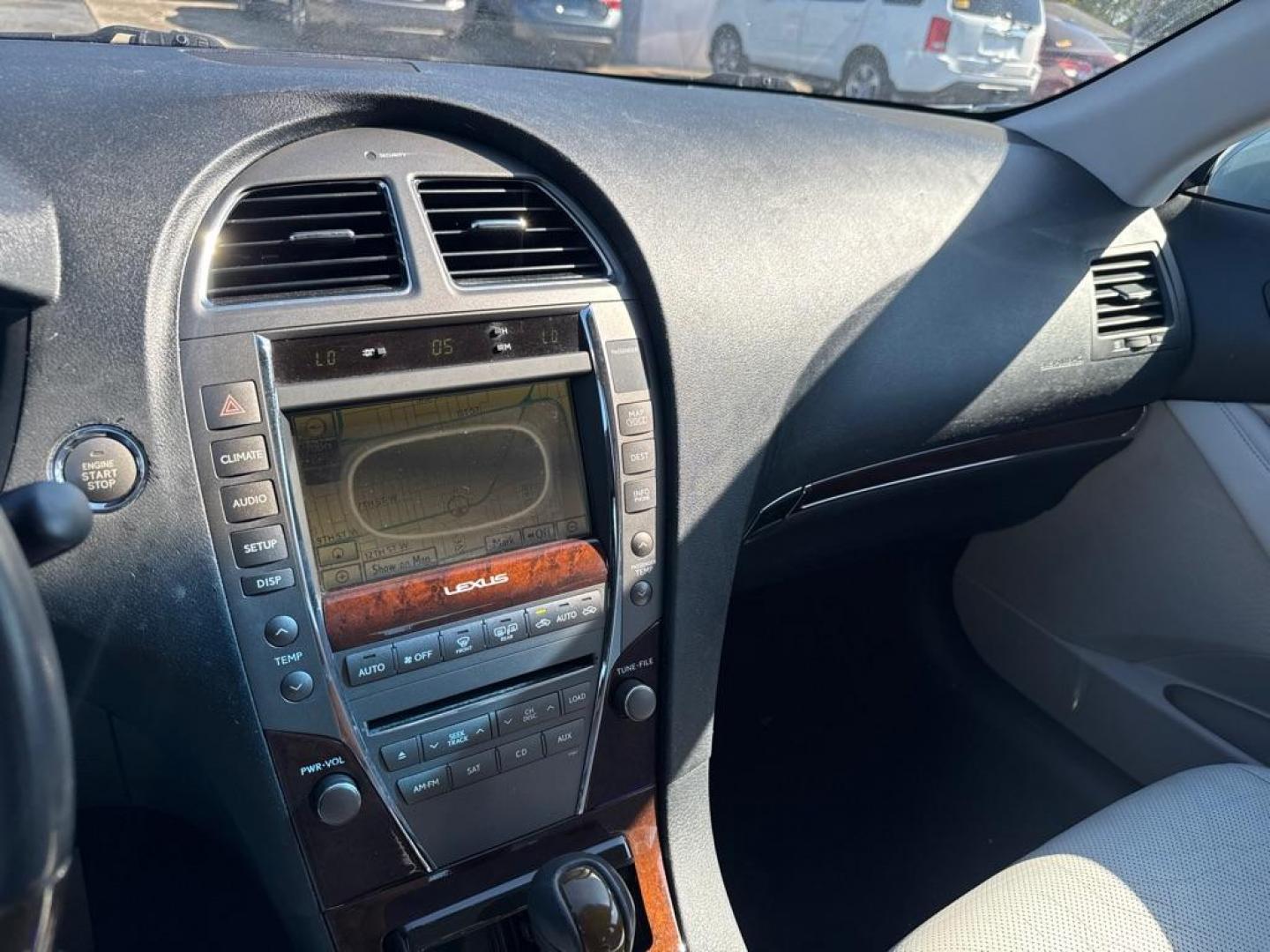 2010 BLUE LEXUS ES 350 (JTHBK1EG5A2) with an 3.5L engine, Automatic transmission, located at 2929 9th St. West, Bradenton, 34205, (941) 242-2810, 27.473591, -82.570679 - Thanks for inquring into DriveNation USA! All vehicles listed can be viewed at www.drivenationusa.com for vehicle history reports and additonal info. We cannot quote any terms such as down payments or monthly payments without an application. You can apply directly at www.drivenationusa.com or by con - Photo#11